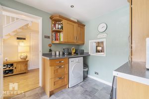 Kitchen- click for photo gallery